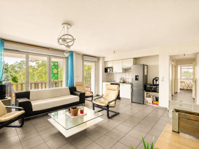 En exclusivité ! Découvrez cet appartement T4 de 74 m2 situé au 2ᵉ étage, quartier des Trois Cocus