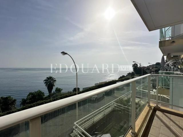 En exclusivité deux pièces avec terrasse, magnifique vue mer panoramique et spacieux parking