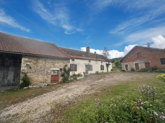 En exclusivité, en Auxois, ancien corps de ferme