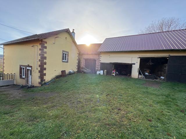 EN EXCLUSIVITE: ENSEMBLE IMMOBILIER UNIQUE: 3 BÂTIS & 5 200 m2 DE TERRAIN