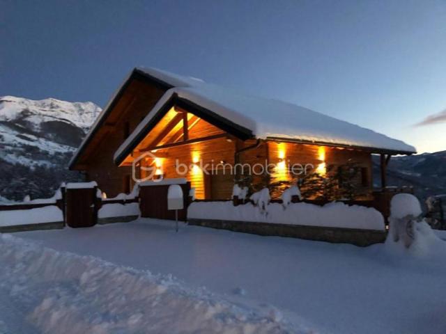 EN EXCLUSIVITÉ – Magnifique chalet à Allos