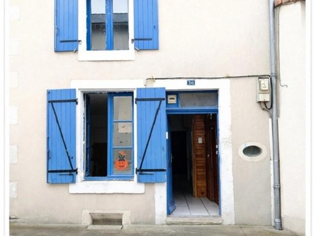En Exclusivité: Maison à rénover à vendre 4 pièces PAMPROUX 79 en EXCLUSIVITÉ CAPIFRANCE