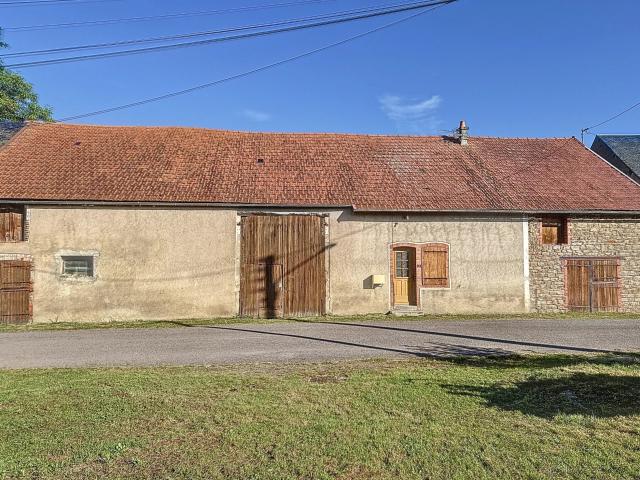 En exclusivité: maison à rénover secteur 10 mn de Liernais