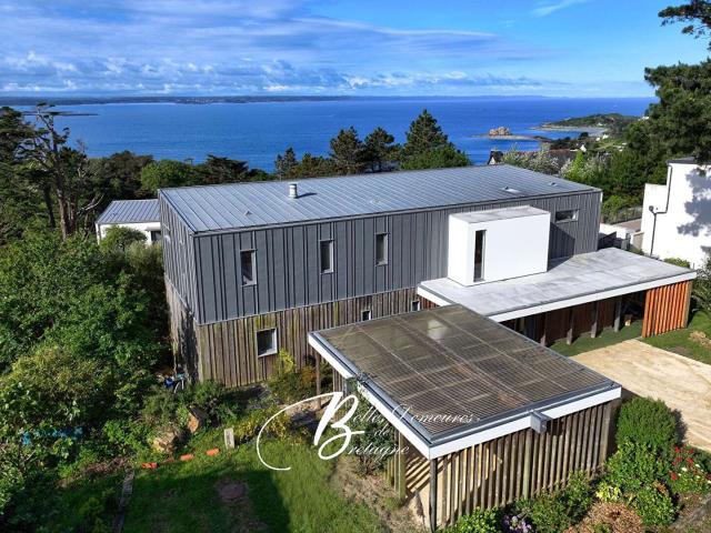En exclusivité, maison d'architecte offrant une vue panorami. 285m² Trébeurden