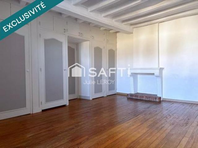 EN EXCLUSIVITE ! Maison de bourg 173 m² Située à Viré En Champagne