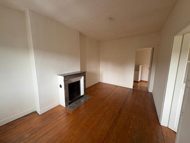 EN EXCLUSIVITÉ Maison de ville atypique avec cour