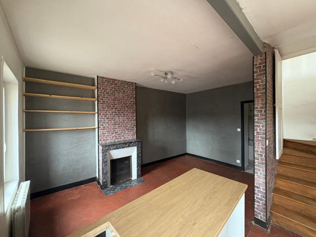 EN EXCLUSIVITÉ Maison de ville atypique avec cour