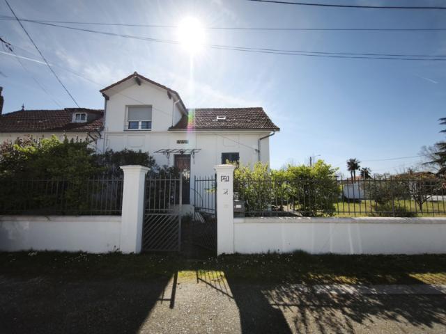 En exclusivité, Maison familiale au coeur de Vic en Bigorre