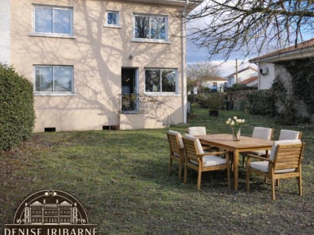 SAINT MEDARD EN JALLES MAISON DE 142 M² AVEC GARAGE INDEPENDANT