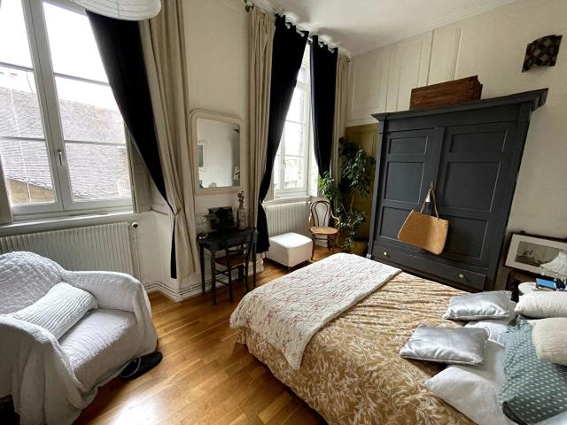 En exclusivité quartier Préfecture: très bel appartement ancien
