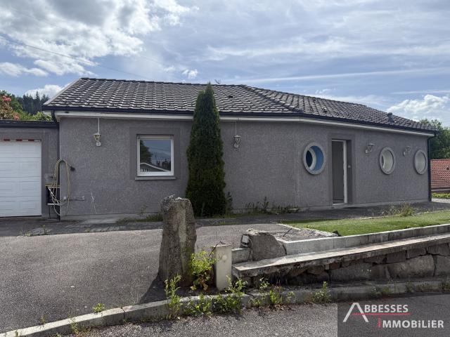EN EXCLUSIVITÉ: SAINT NABORD Pavillon de plain pied avec terrasse et garage