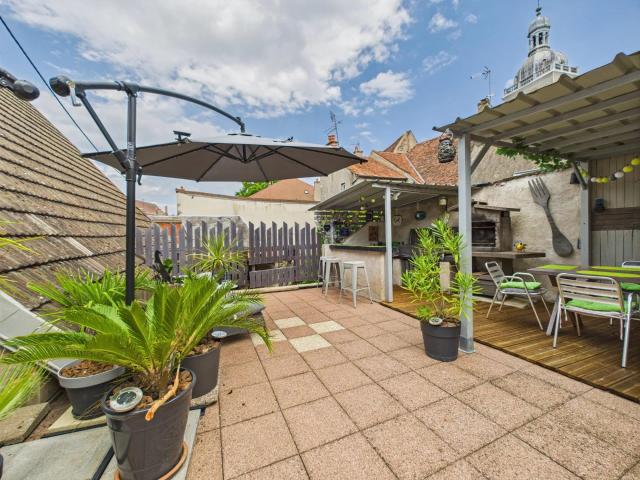 En exclusivité: Saulieu Centre Ville: Immeuble à usage de co. 232m² Saulieu