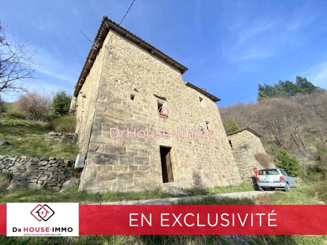 EN EXCLUSIVITÉ – Située dans un hameau paisible de SAINT PIERRE