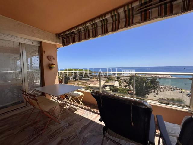 En exclusivité superbe trois pièces avec terrasse, magnifique vue mer panoramique, cave et parking privatif