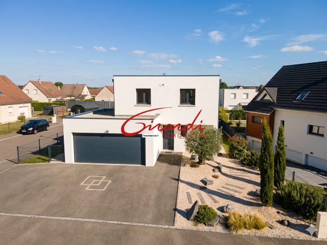 EN EXCLUSIVITÉ, SUR PULVERSHEIM, MAISON COMTEMPORAINE DE 2021, 107m2 ET 80m2 de SOUS SOL, DOUBLE GARAGE, PARCE