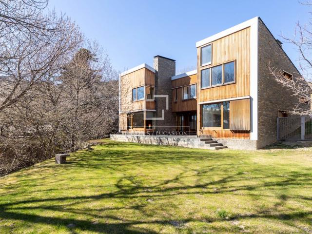 En la zona de Guils de Cerdaña, se encuentra esta casa de di. 237m² Guils de Cerdanya