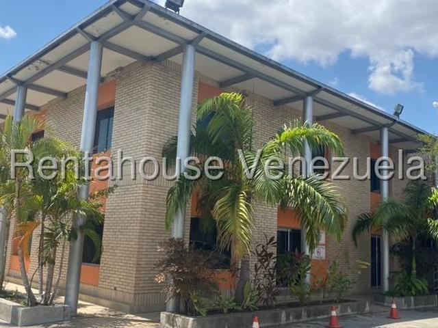 En la zona industrial de valencia adquiere este galpon comercial en venta ubicado en carabobo codigo 26 11327 ELOISA MEJIA