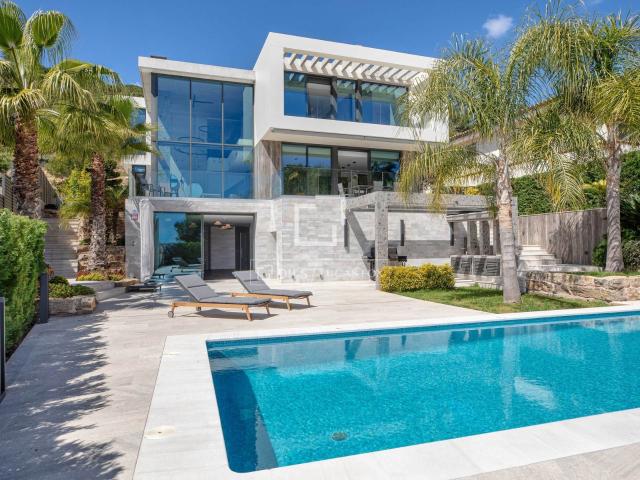 En la pintoresca localidad de Blanes, en la prestigiosa Cost. 487m² Blanes