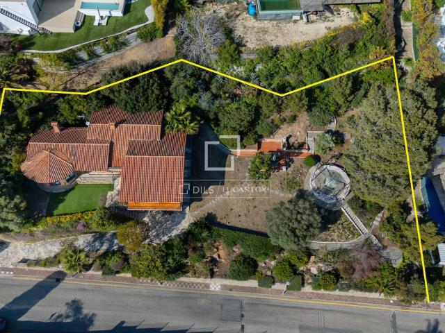 En la prestigiosa urbanización de Cala Sant Francesc, en Bla. 238m² Blanes