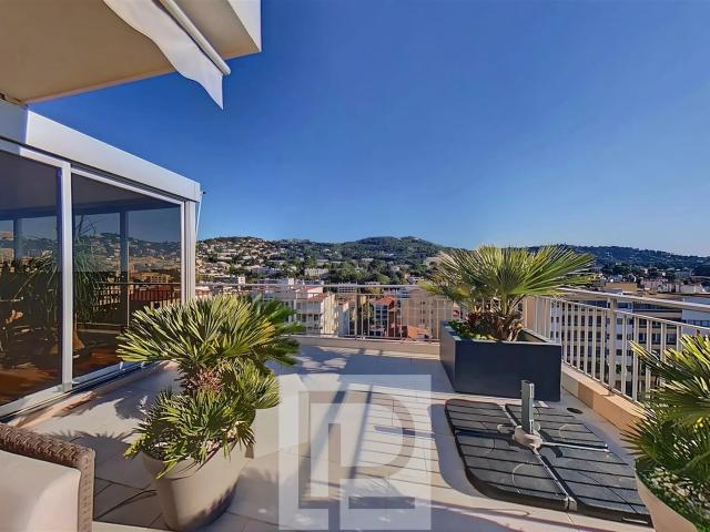 En lisière de Cannes Rooftop offrant confort et volumes 143m² Le Cannet