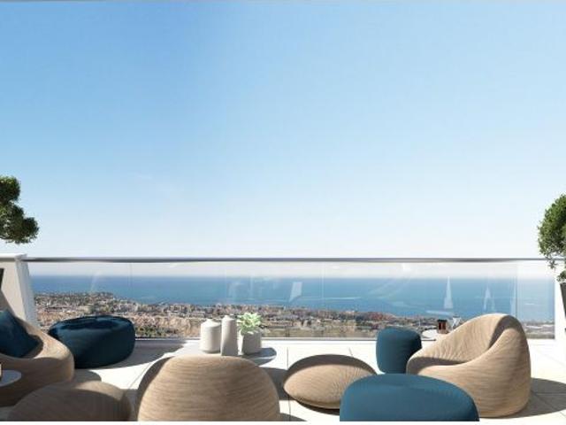 En Lomas de Cabo Roig, un apartamento contemporáneo con parking, trastero y piscina comunitaria