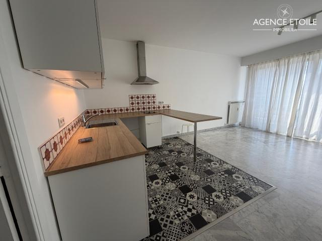 En location à Marseille 6: appartement avec AGENCE ETOILE MERMOZ
