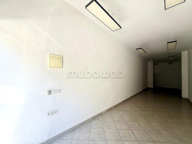 En Location aménagé: Magnifique Locale commerciale au Princesses, Casablanca