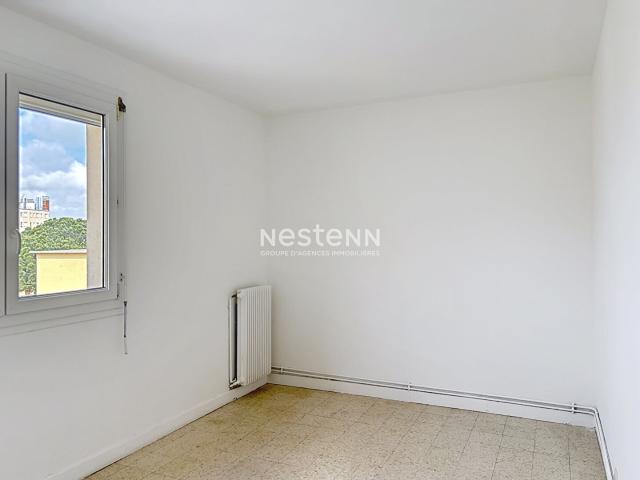 En location Appartement 4 pièces 71 m