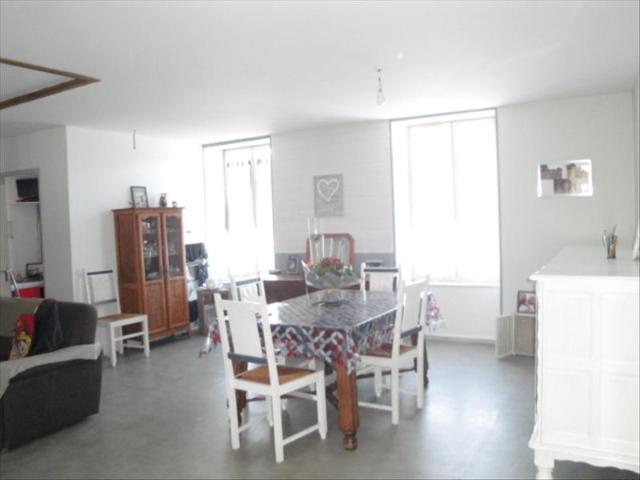 En location Appartement 4 pièces 78 m
