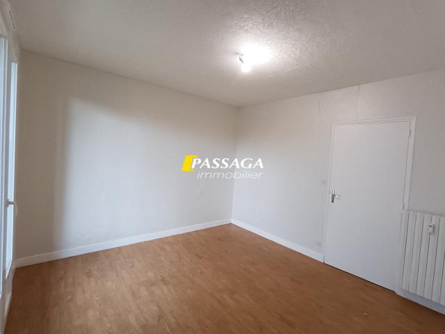 En location Appartement 4 pièces 79 m