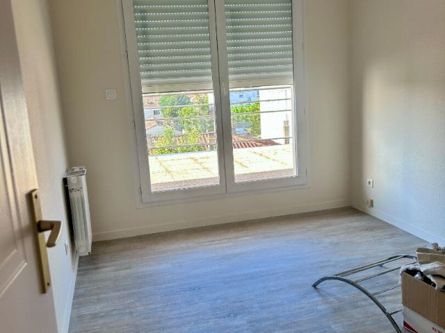 En location Appartement 4 pièces 81 m