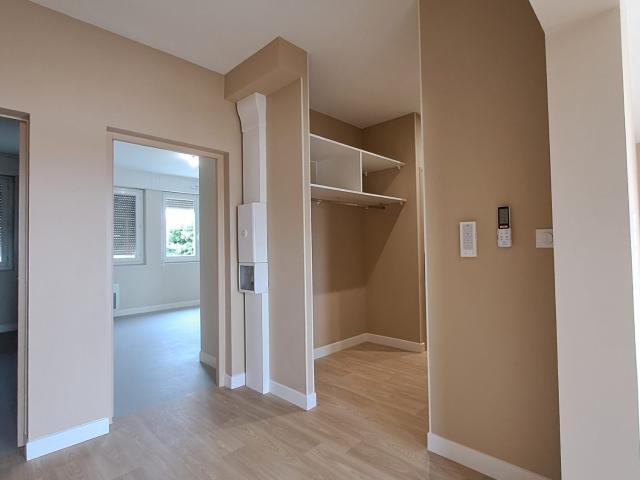 En location Appartement 4 pièces 97 m