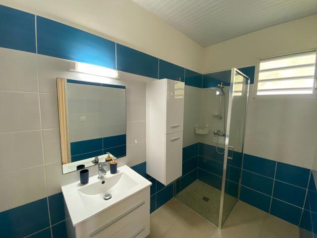 En location Appartement 4 pièces 101 m