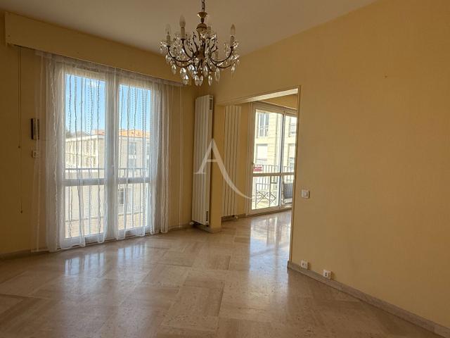 En location Appartement 4 pièces 101 m