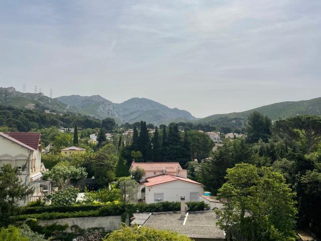 En location Appartement 4 pièces 103 m