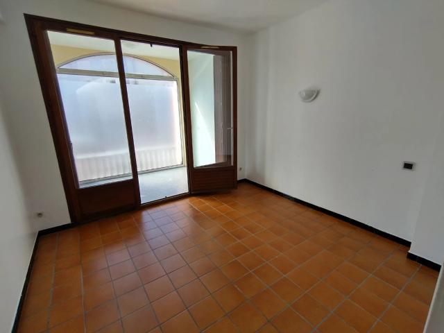 En location Appartement 4 pièces 104 m