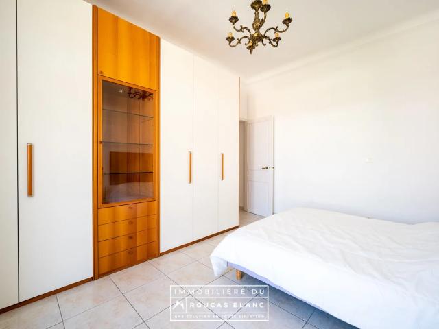 En location Appartement 4 pièces 122 m