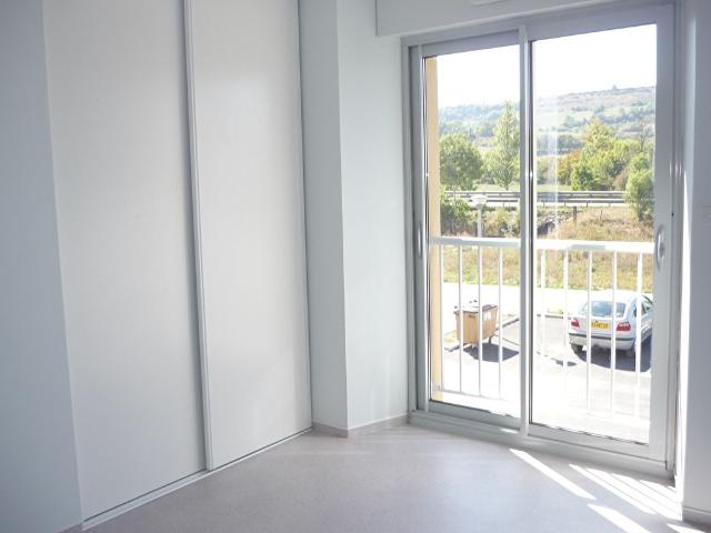 En location Appartement 4 pièces 124 m