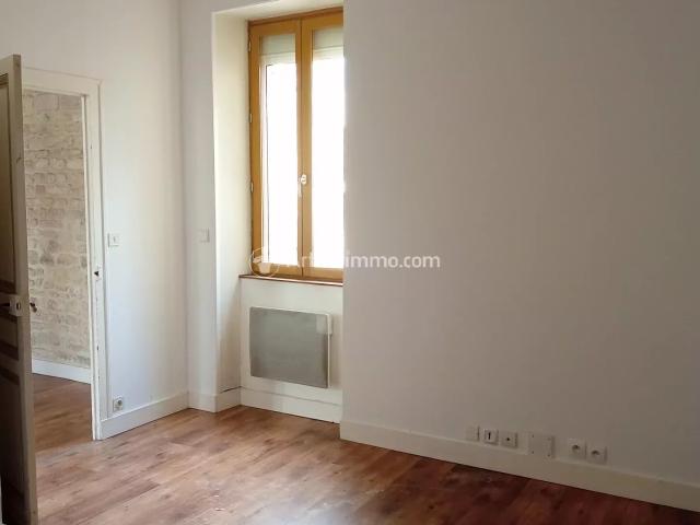 En location Appartement 5 pièces 110 m