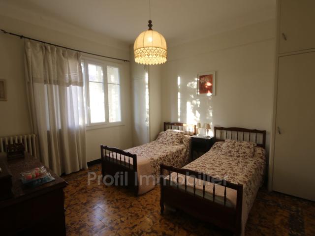 En location Appartement 5 pièces 110 m