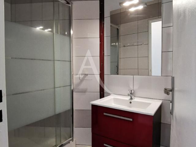 En location Appartement 5 pièces 112 m