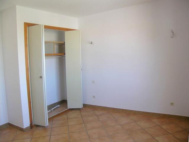 En location Appartement 5 pièces 125 m