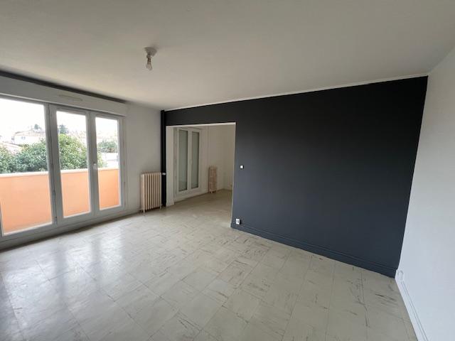 En location Appartement 6 pièces 98 m