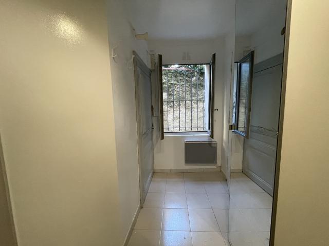 En location Appartement 1 pièce 11 m