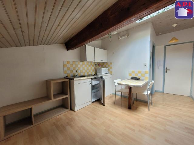 En location Appartement 1 pièce 13 m
