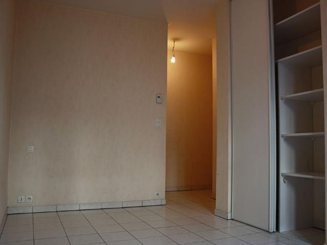 En location Appartement 1 pièce 23 m
