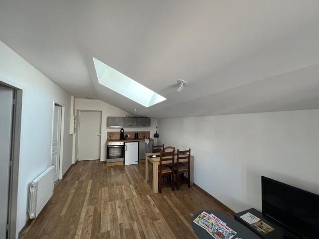 En location Appartement 1 pièce 35 m