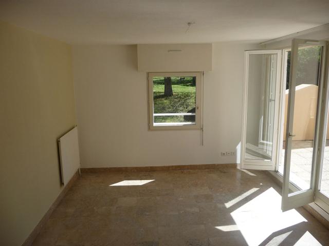 En location Appartement 1 pièce 50 m