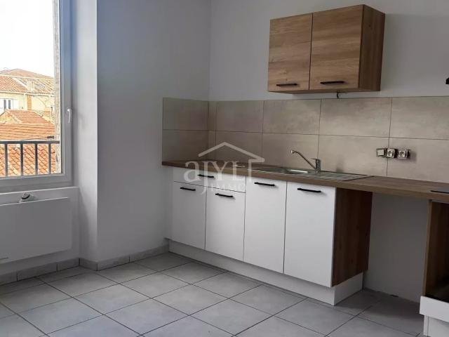 En location Appartement 2 pièces 42 m