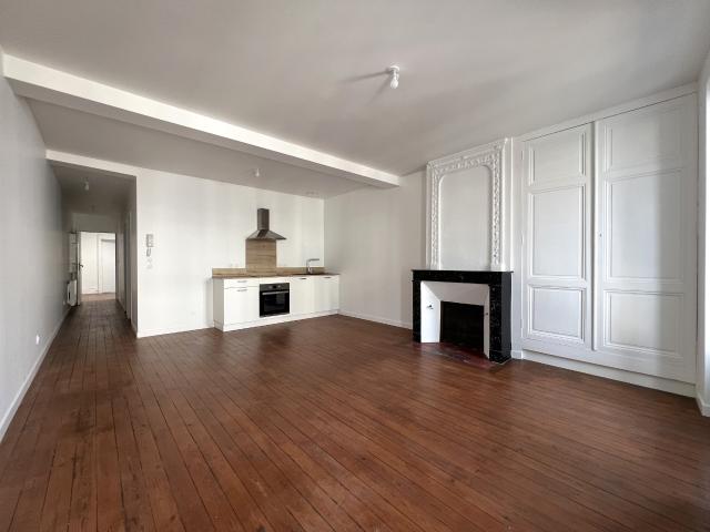 En location Appartement 2 pièces 49 m
